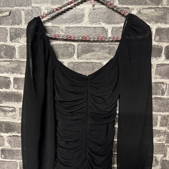 Hello Molly BROOKLYN LOVE MIDI DRESS BLACK ruched long sleeve - Picture 11 of 12